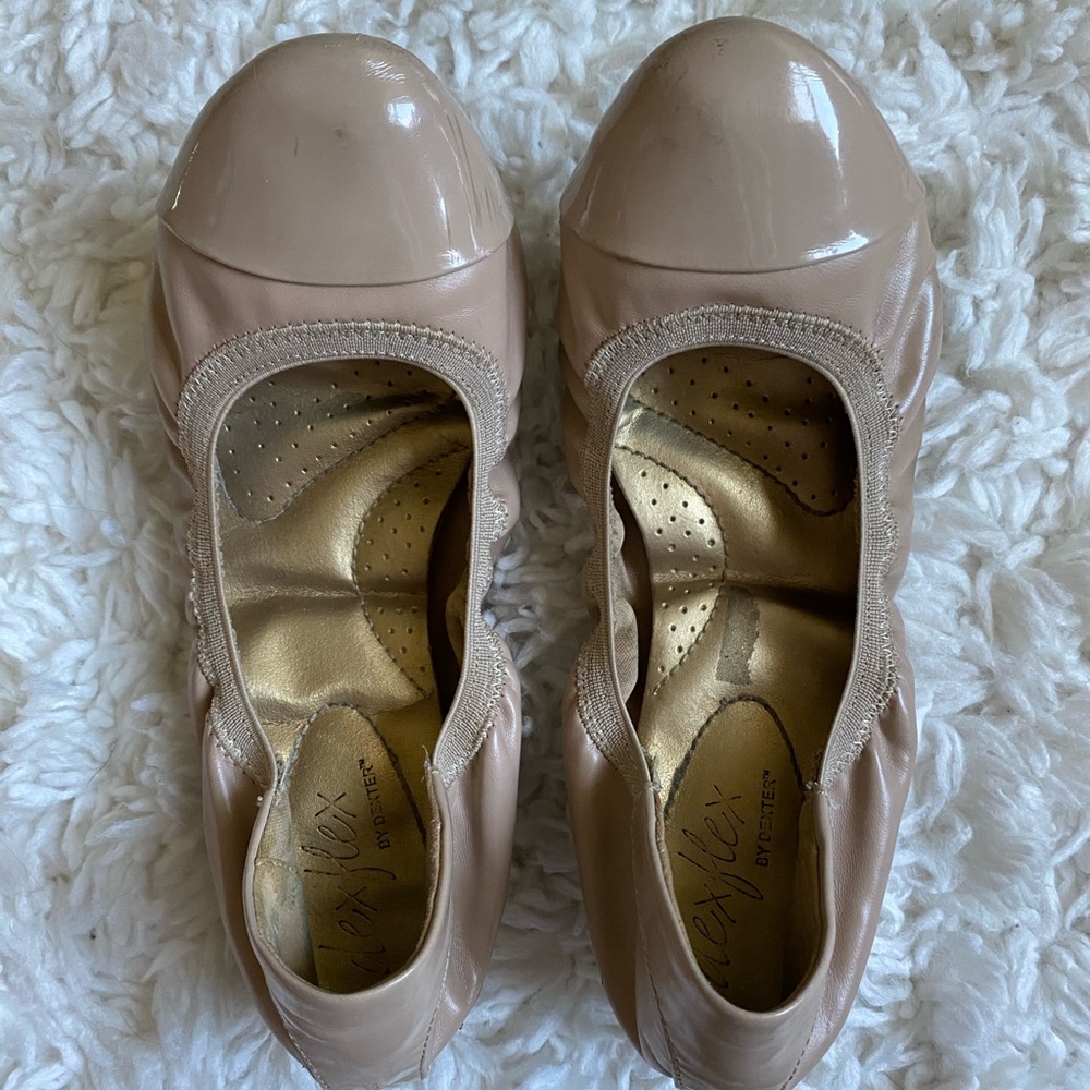 Tan flats
